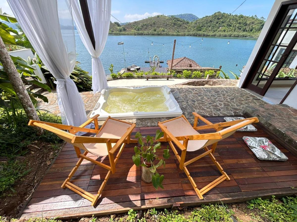 Guest house Oasis Beach House Angra dos Reis